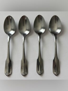 Oneida Stainless Steel Spoons - Silver Polished Finish